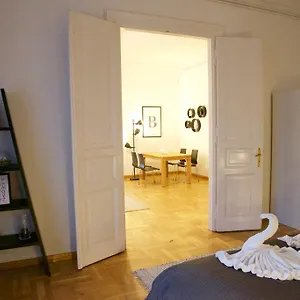 Apartment Five Season's, Budapest